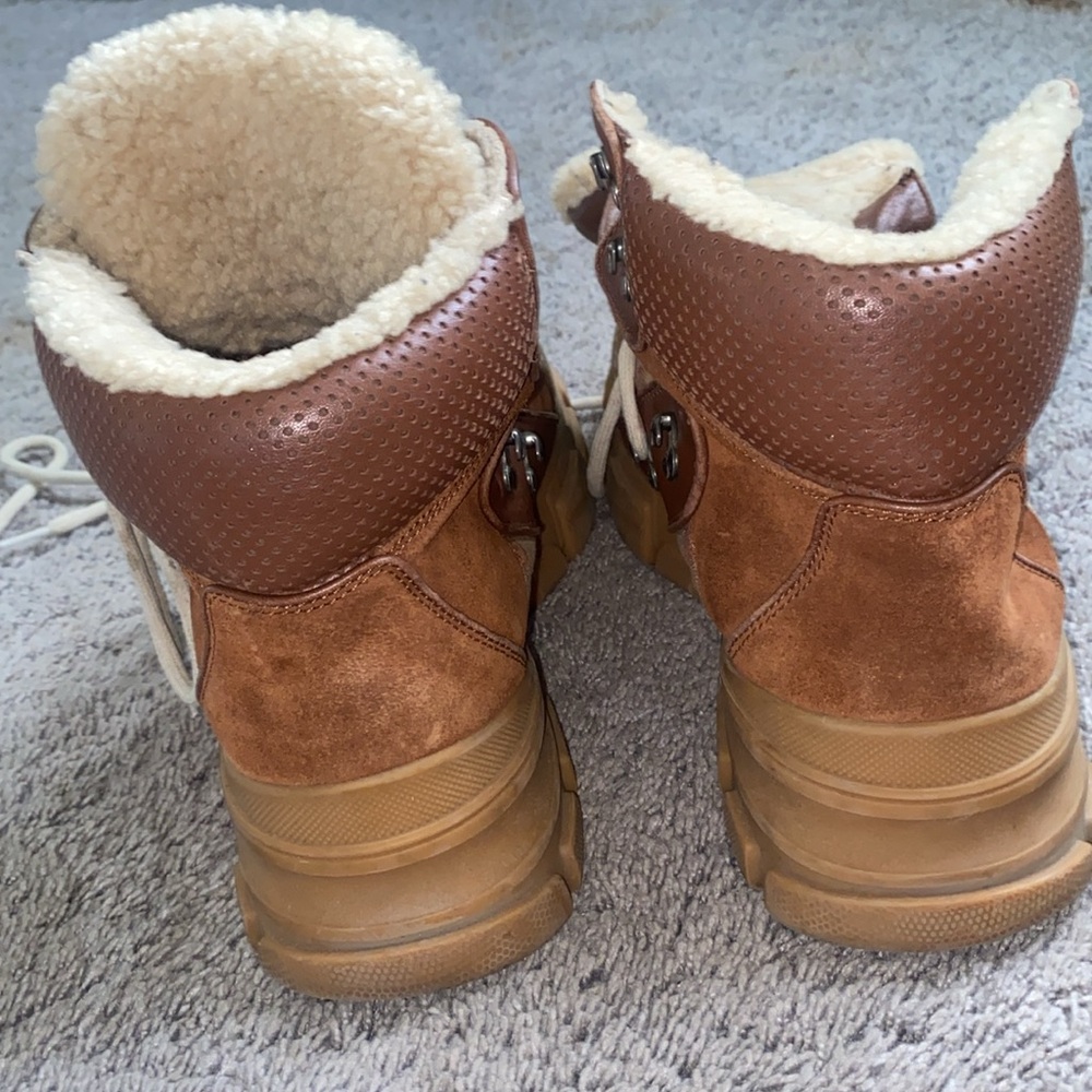 GUCCI FLASH TREK SHEARING BOOTS 🥾 91/2 - Picture 8 of 11